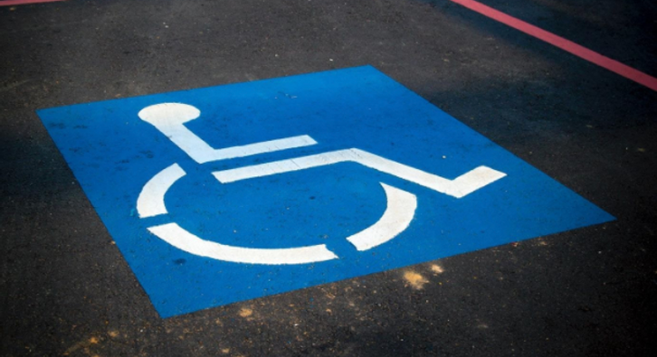 Stationnement : l’Intelligence Artificielle au service des handicapés